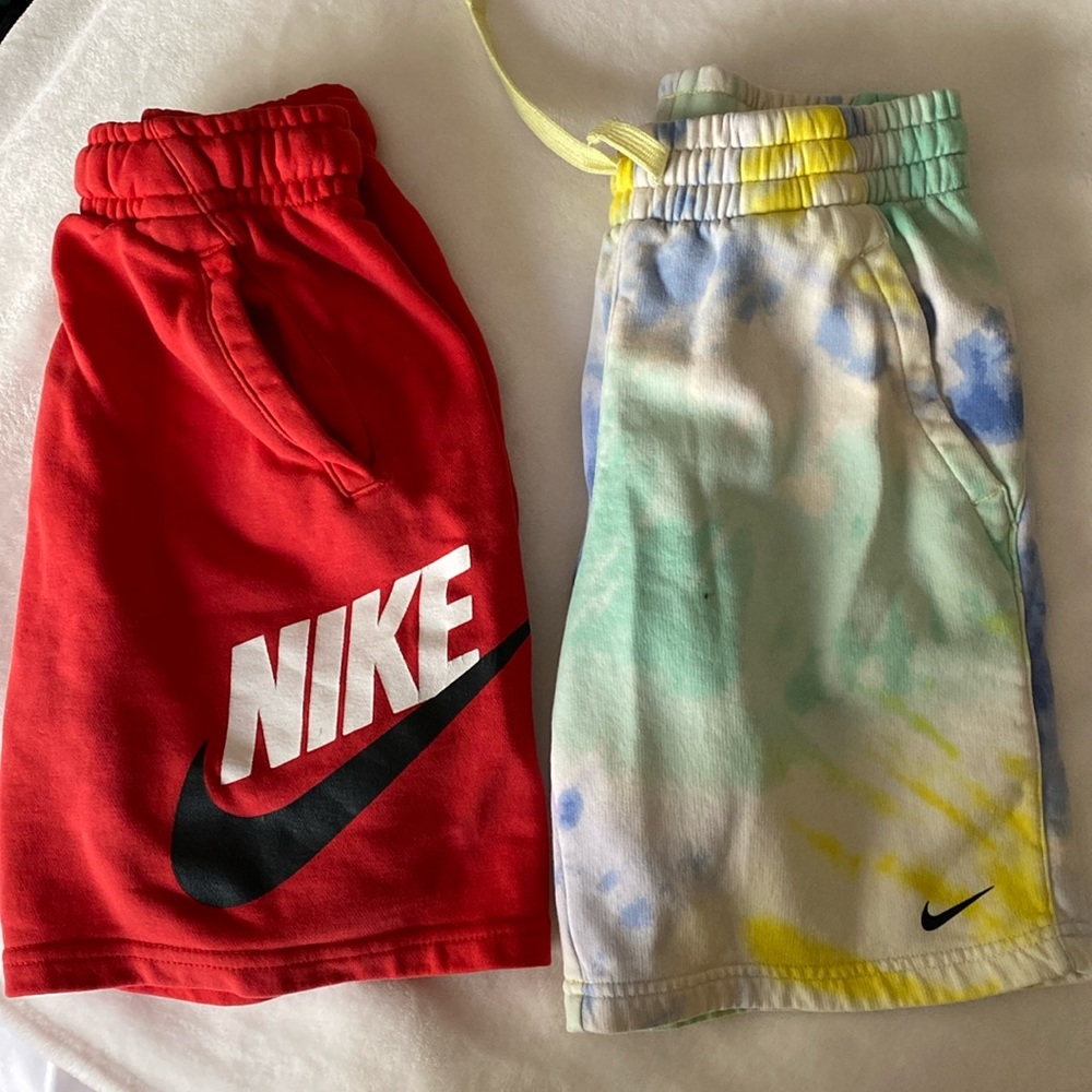 Nike (2)sweat shorts